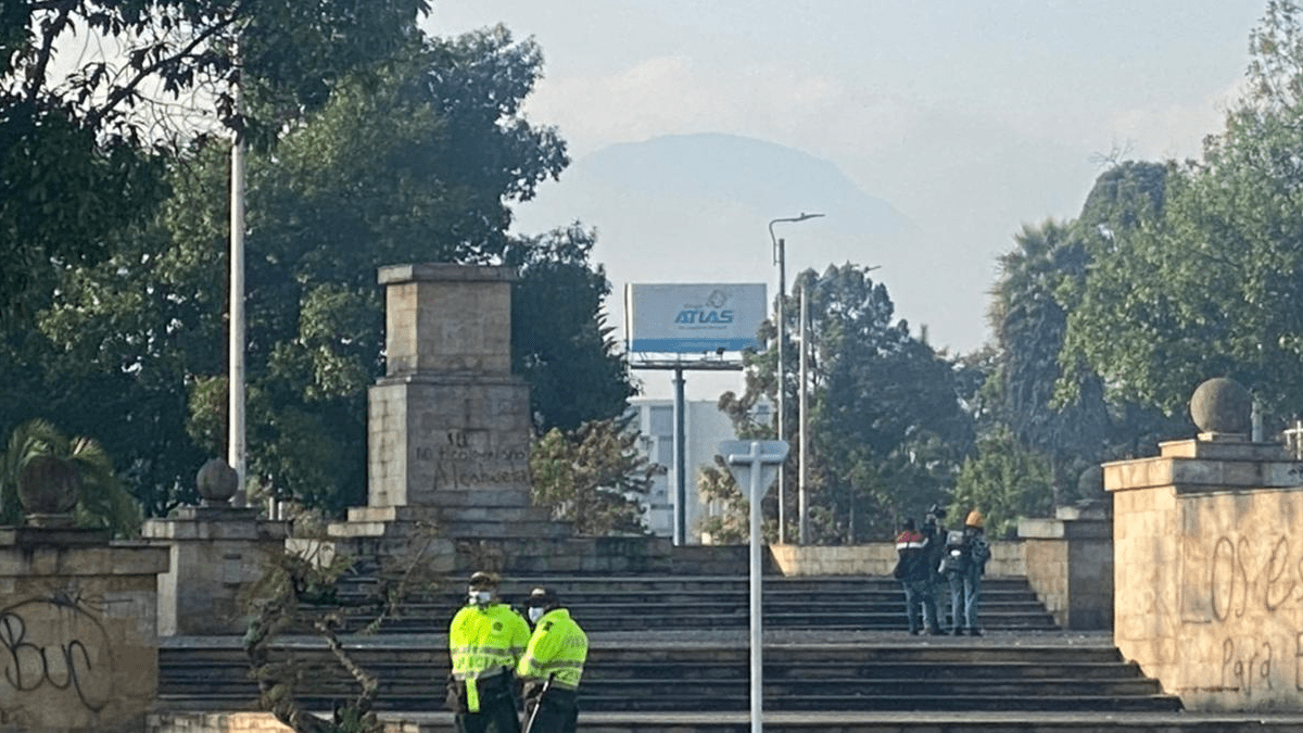 Trasladan estatua de Colón en la calle 26