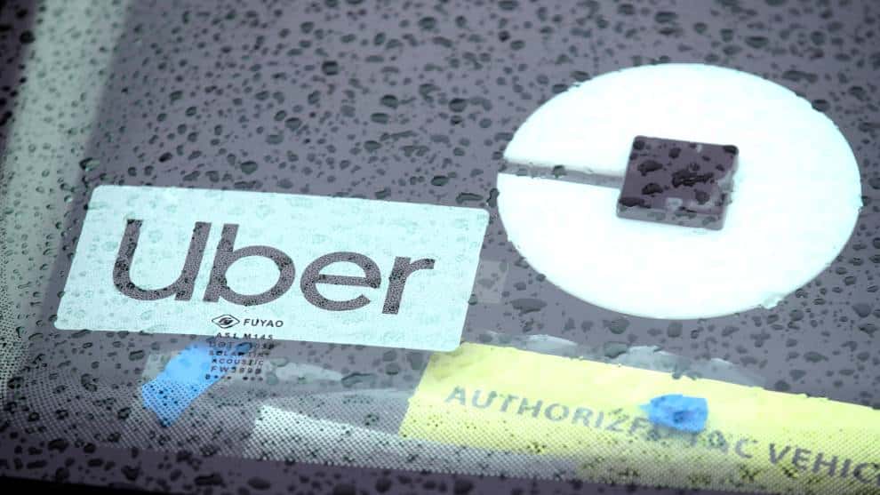 Millonaria sanción a Uber Colombia por promocionar "servicios no autorizados"