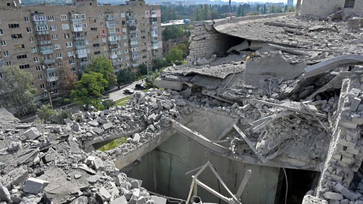 Imagen de uno de los destrozos causados por la invasión de Rusia a Ucrania.