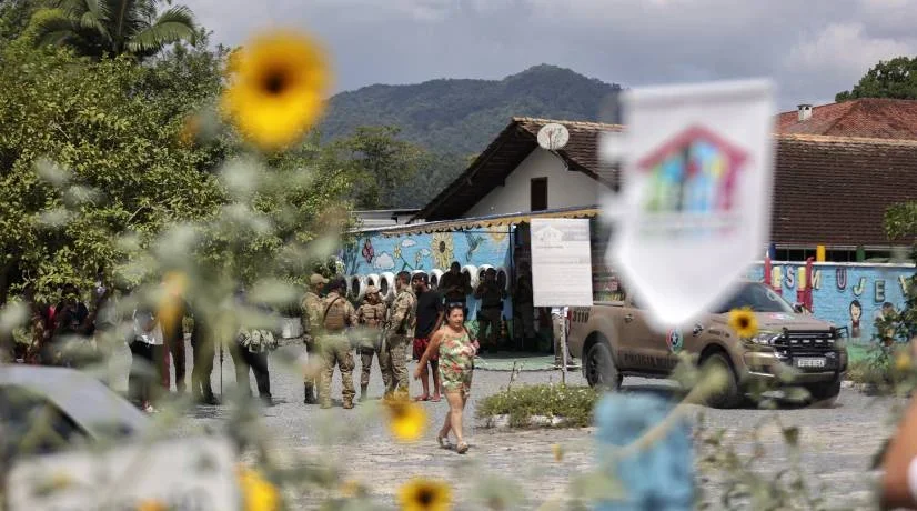 Sepultaron a niños asesinados en un jardín en Brasil