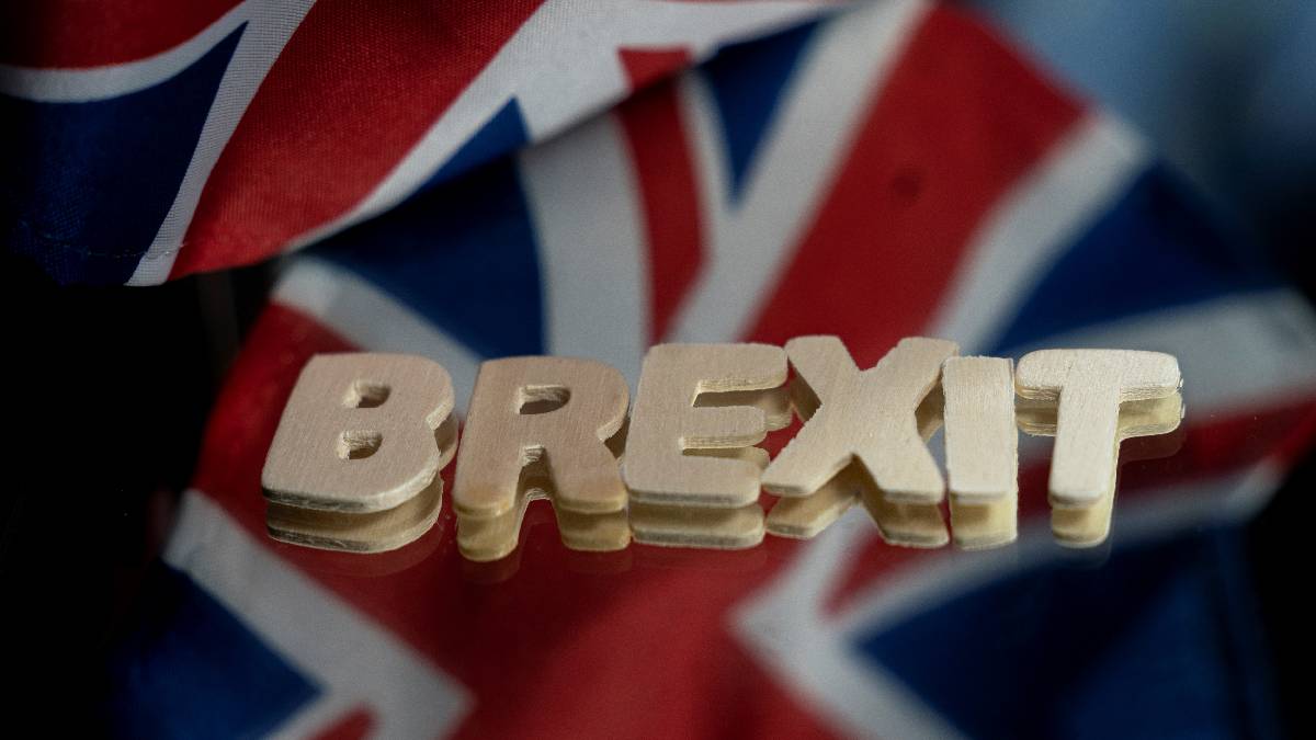 Países de la UE aprueban aplicación de acuerdo posbrexit con Reino Unido
