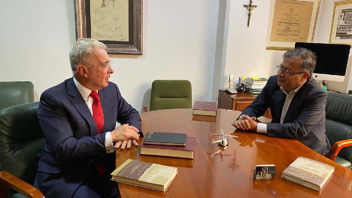Palabras de Uribe tras reunión con Gustavo Petro