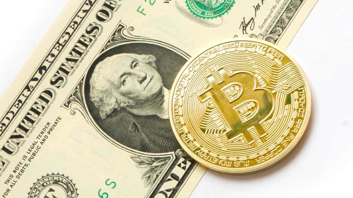 dólar y bitcoin