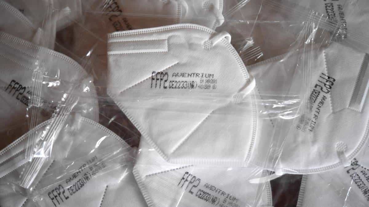 España elimina el uso de tapabocas en espacios interiores