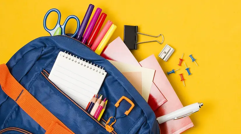 Kits escolares para niños en regiones vulnerables