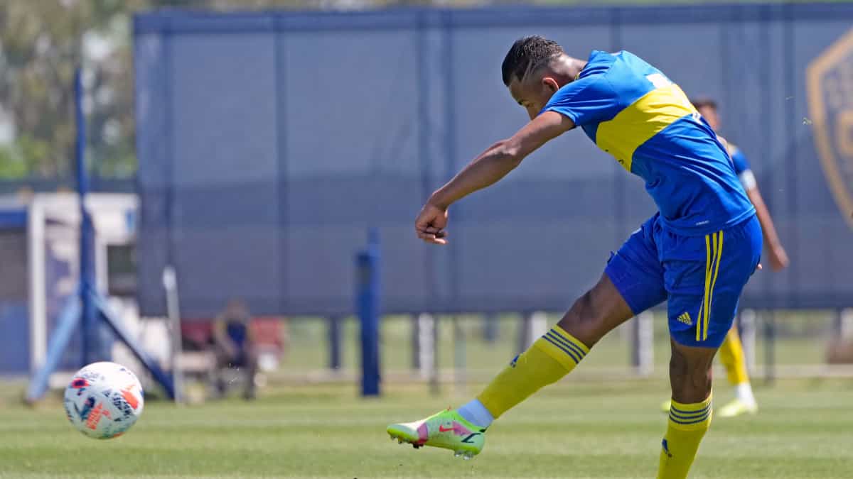 Sebastián Villa marcó un golazo con la reserva de Boca Juniors