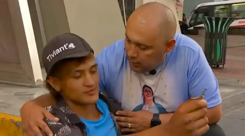 La historia de un hombre que salió de las calles para ayudar a otros