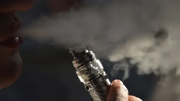 ¿Cómo será la regulación de los vapeadores? Detalles del proyecto que está a una firma de ser ley