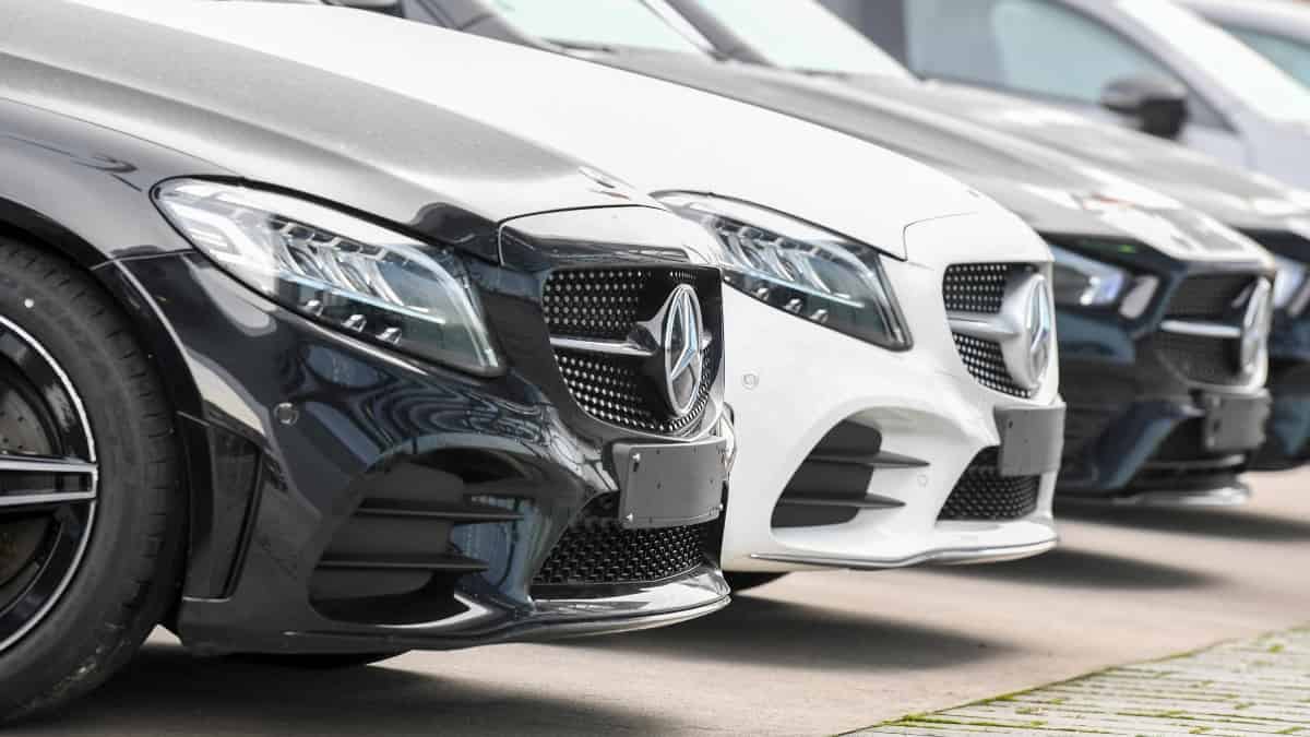Fabricantes de vehículos fijan fecha para acabar con carros contaminantes