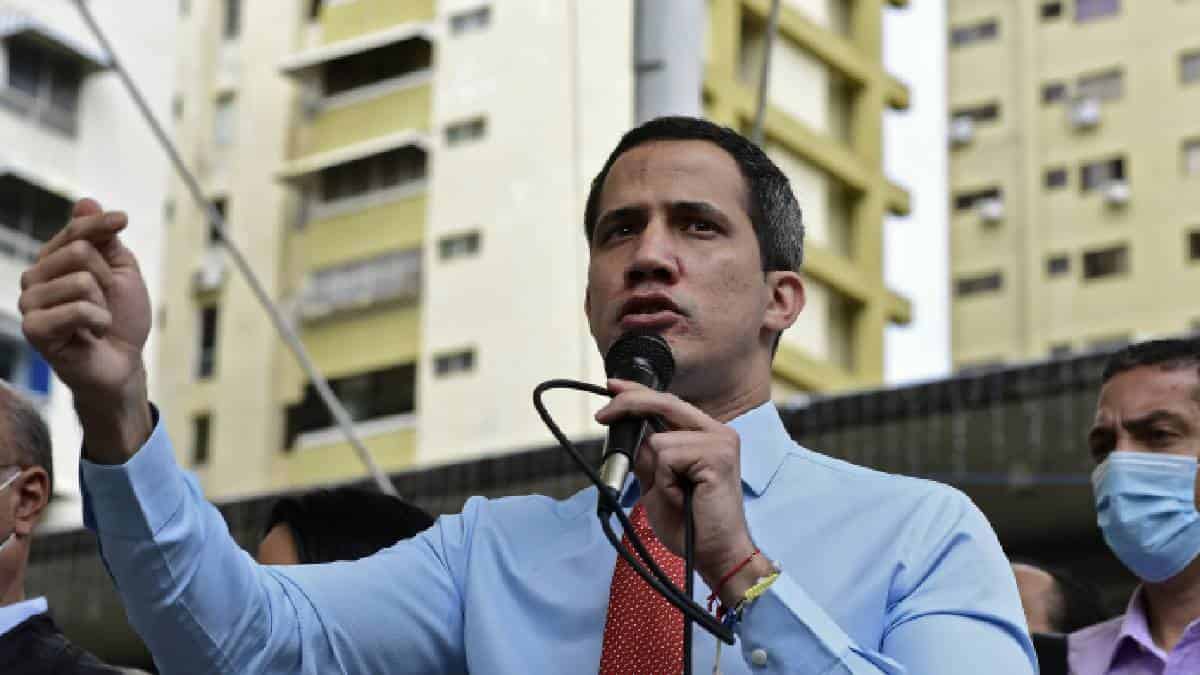 Juan Guaidó anunció que se mantendrá como el presidente interino de Venezuela