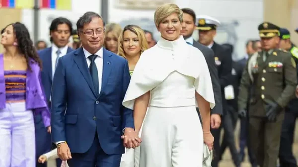 Verónica Alcocer recibió la camiseta de gran referente de la Selección Colombia