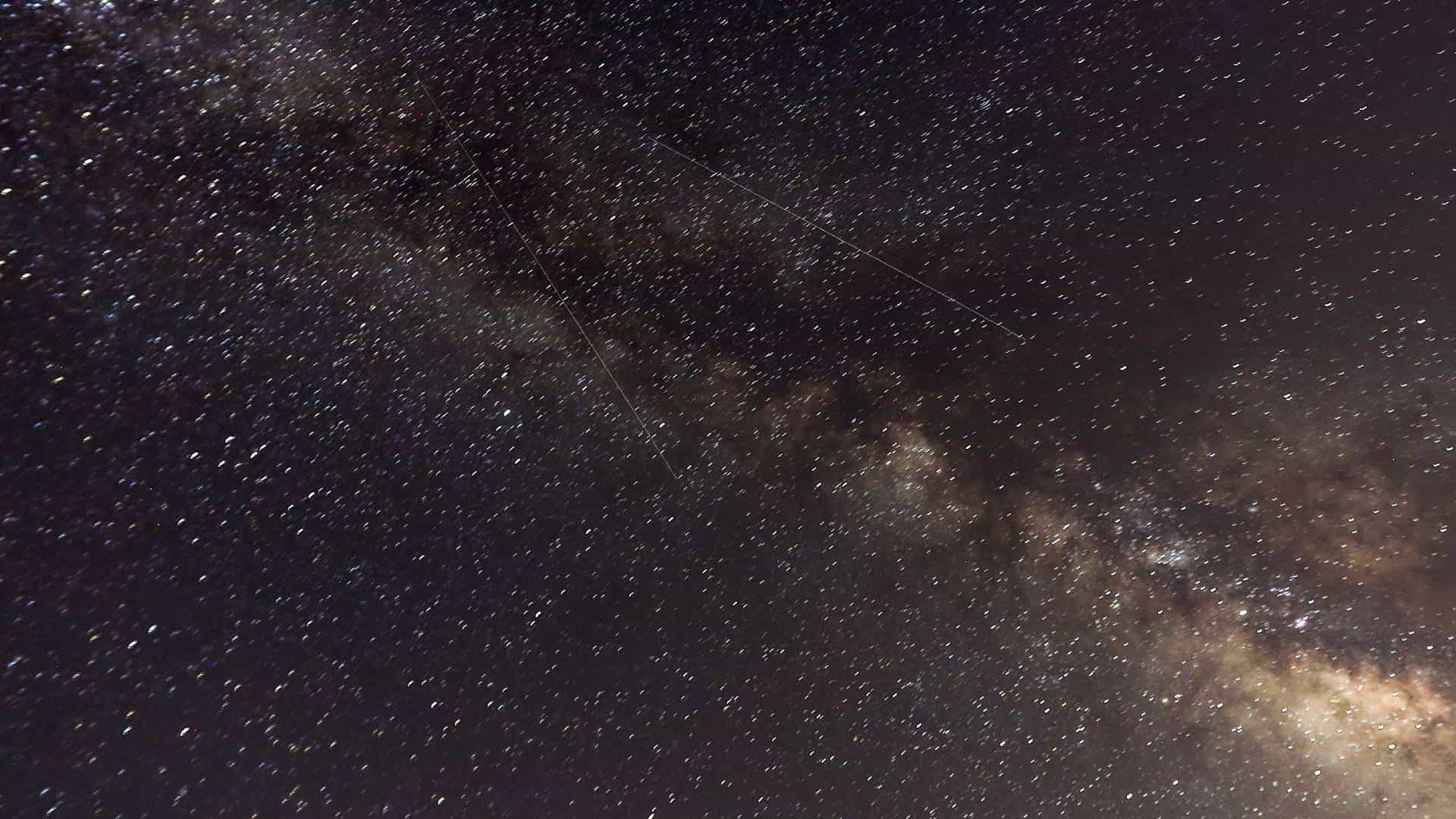 Científicos descubren un enorme agujero negro en la Vía Láctea