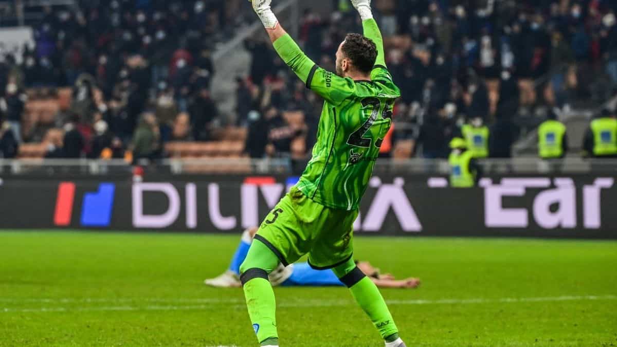 David Ospina y Napoli vencieron a Udinese y son líderes de la Serie A