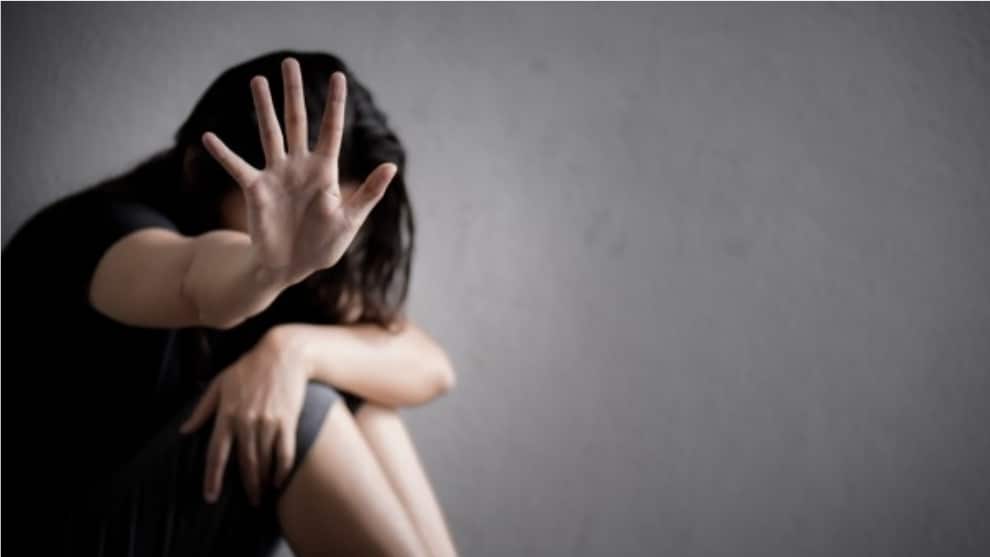 Indignante: joven habría sido violada por seis personas, entre ellos un abogado, un ginecólogo y un policía