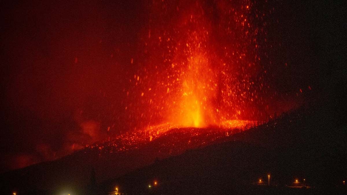 Volcan en erupción