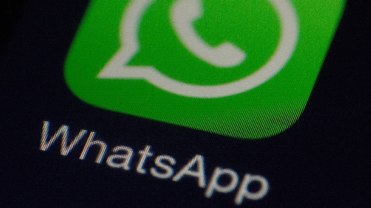 Regulador europeo multa a WhatsApp con 267 millones de dólares por uso de datos personales