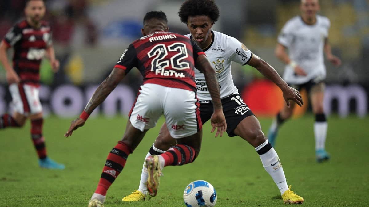 Santiago Arias, Top-10 futbolistas libres más caros a nivel mundial