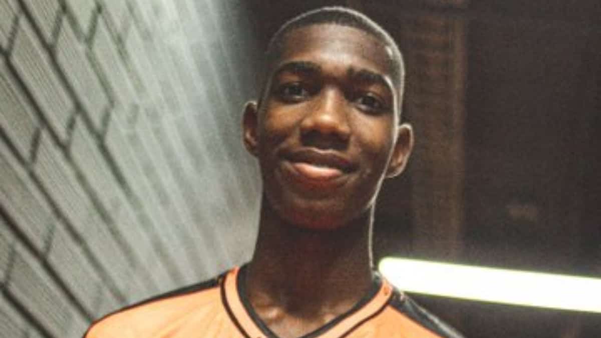 Yáser Asprilla continuará seis meses más en Envigado