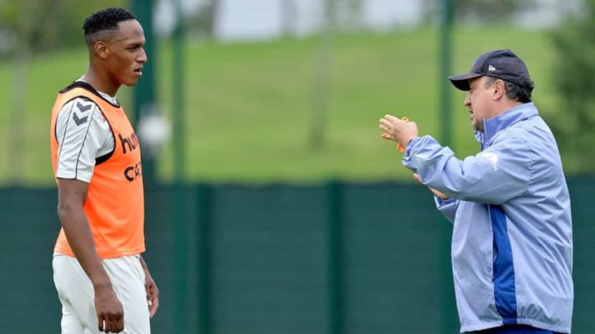 Rafa Benítez autorizó a Yerry Mina viajar a Colombia