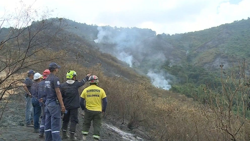 Focos de calor subterráneos agravan incendios en Valle del Cauca