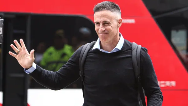 Peirano estalló contra el arbitraje del FPC: “Depende de la camiseta, tienen un criterio diferente”