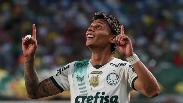 VIDEO | Richard Ríos se reportó con un golazo para Palmeiras y lo celebró bailando con Endrick