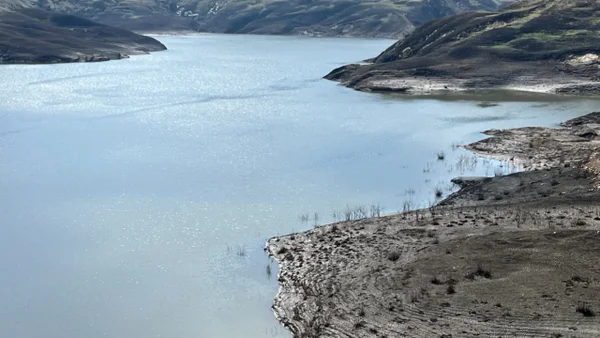 ¿Qué tiene que ver la crisis de los embalses con un eventual racionamiento de energía?