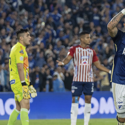 VIDEO | Junior se rehusó a jugar, se quedó estático en El Campín y ...