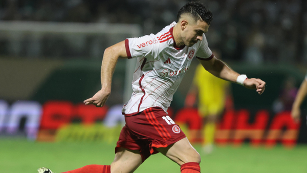 VIDEO | Rafael Santos Borré, 'unas de cal y otras de arena': falló penalti, pero asistió VIDEO | Rafael Santos Borré, 'unas de cal y otras de arena': falló penalti, pero asistió