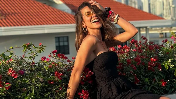 ¡En exclusiva! Laura de León habla sobre su protagónico en Rojo Carmesí