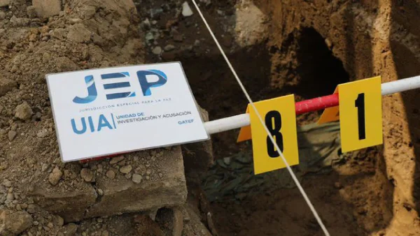 La JEP y la Unidad de Búsqueda de Personas Dadas por Desaparecidas encuentran restos humanos en Medellín
