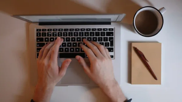 SENA lanza ofertas de empleo con salarios competitivos: así puede aplicar