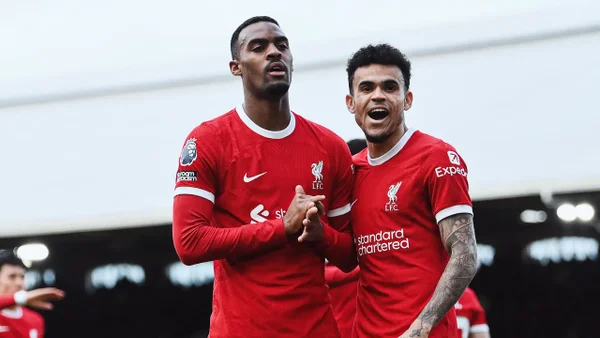 Liverpool arrolló a Fulham y da pelea en la Premier League: vea los golazos acá