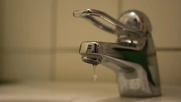 Se han impuesto 80 comparendos por incumplir el racionamiento y desperdiciar agua en Bogotá Se han impuesto 80 comparendos por incumplir el racionamiento y desperdiciar agua en Bogotá