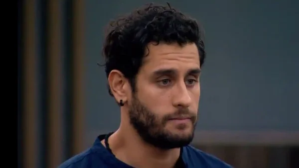 A Sebastián le tocó pedir perdón por traicionar a su grupo en la Casa de los Famosos