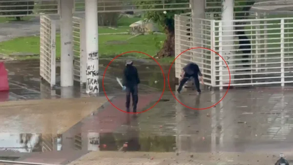 En video: bloqueos, caos vehicular y encapuchados con machete durante protestas de la Universidad Nacional