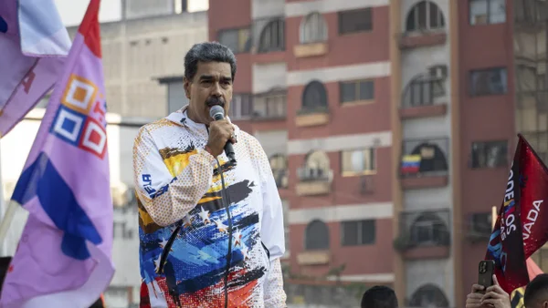 VIDEO | Protestas en Caracas tras victoria de Maduro: bloqueos y cacerolazos