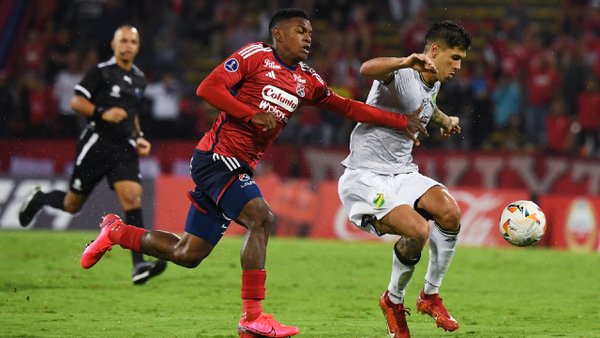 Medellín logró un gran triunfo contra Defensa y Justicia, de la mano de Brayan León: vea los goles