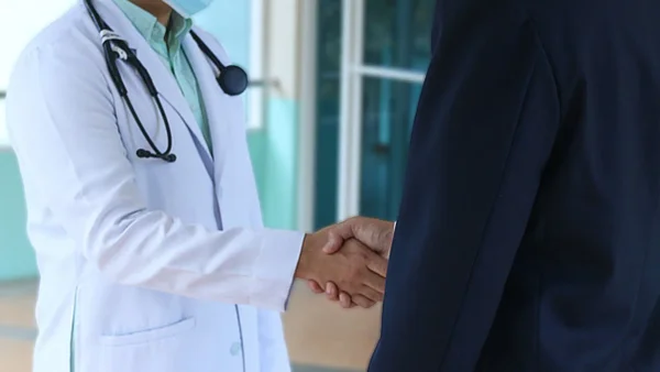 Exministros piden al Gobierno que texto de nueva reforma a la salud sea concertado Exministros piden al Gobierno que texto de nueva reforma a la salud sea concertado