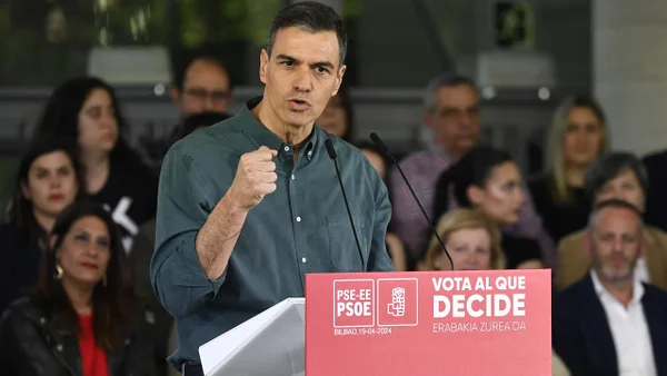 Pedro Sánchez seguirá al frente del Gobierno español tras amenazar con dimitir