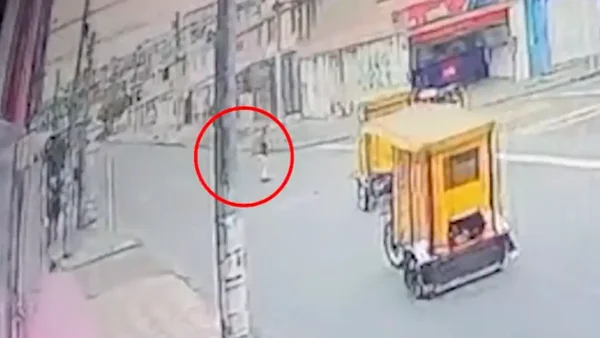 En video: adulto mayor murió tras ser embestido por un bicitaxista en Bogotá