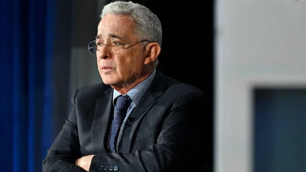 Corte Suprema ordena suspender juicio contra Álvaro Uribe hasta resolver recusación