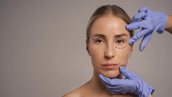 ¿Las redes sociales motivan las cirugías estéticas? Esto dicen los estudios