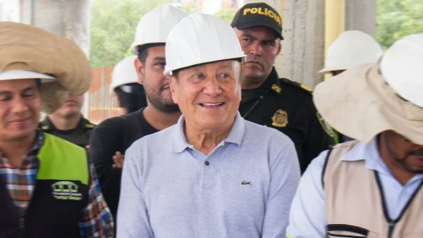 Rodolfo Hernández se mantiene estable y bajo observación tras someterse a cirugía de urgencia