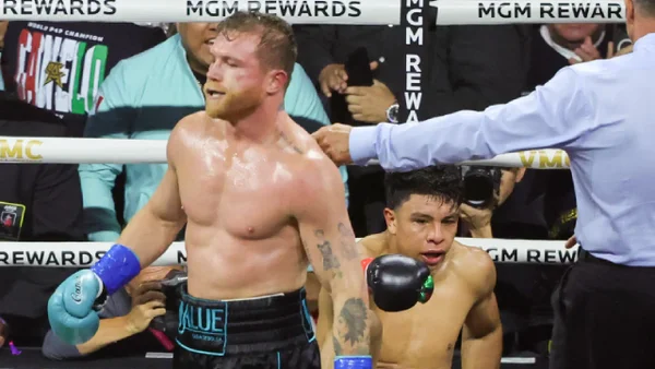 'Canelo' Álvarez mantiene la corona de supermedio tras vencer a Jaime Mungía 'Canelo' Álvarez mantiene la corona de supermedio tras vencer a Jaime Mungía
