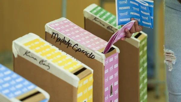 Panamá elige presidente este domingo, en unas elecciones con un claro favorito