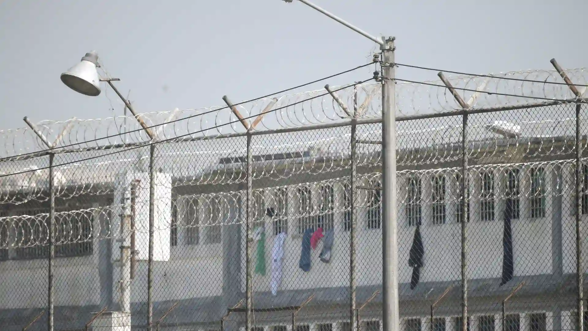 Sobrepoblación en URIS y estaciones de policía