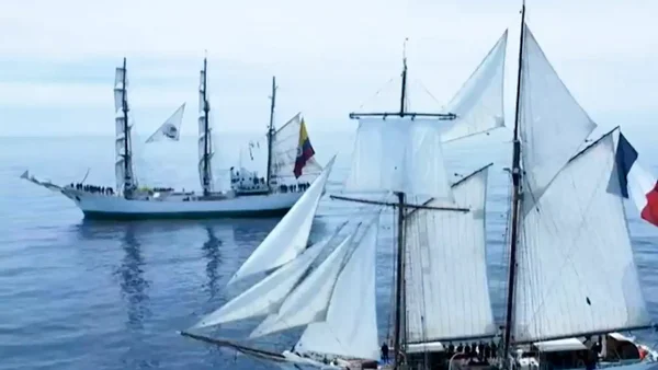 La goleta francesa que recibió por lo alto al Buque Escuela Gloria en el mar Mediterráneo La goleta francesa que recibió por lo alto al Buque Escuela Gloria en el mar Mediterráneo