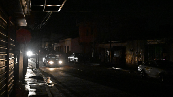 Gobierno de Ecuador anuncia la suspensión del racionamiento energético debido al regreso de las lluvias