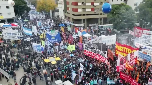 Avanza la huelga general en Argentina contra reformas de Javier Milei Avanza la huelga general en Argentina contra reformas de Javier Milei